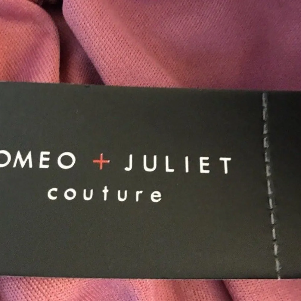 Romeo and Juliet Woven Dusty Rose Pink Short Large - Image 4