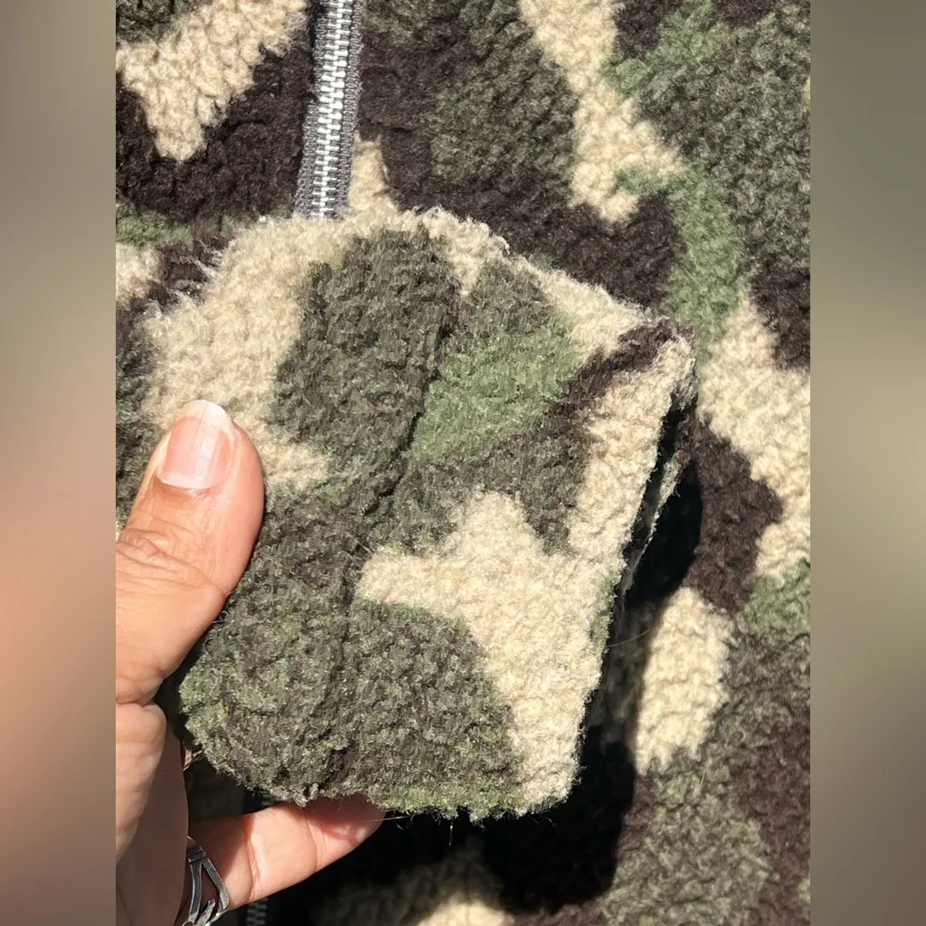 Easel Camouflage Sherpa Jacket - Image 5