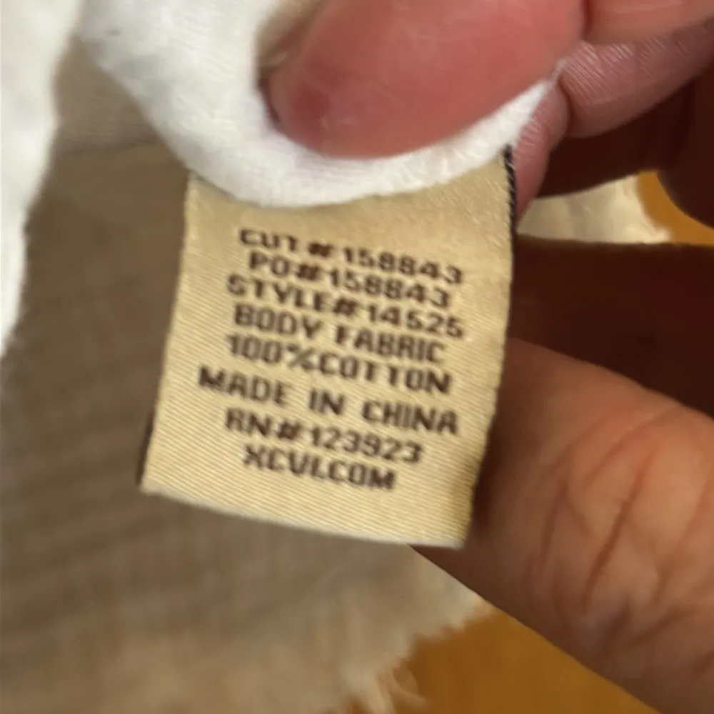 XCVI Women's White Button-Up ToP Hi/Lo, Raw Hem. Chest Pocket, short sleeves. - Image 3