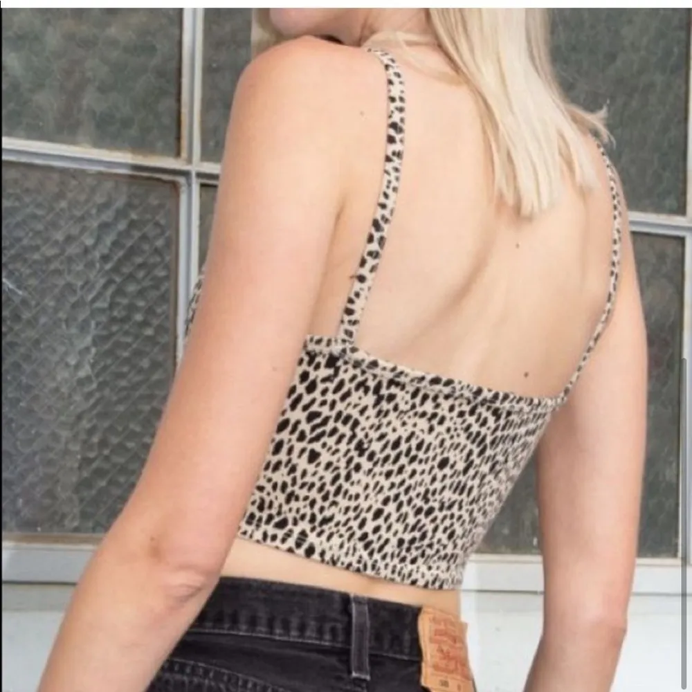Brandy Melville Leopard Print Cropped Bralette - Image 7