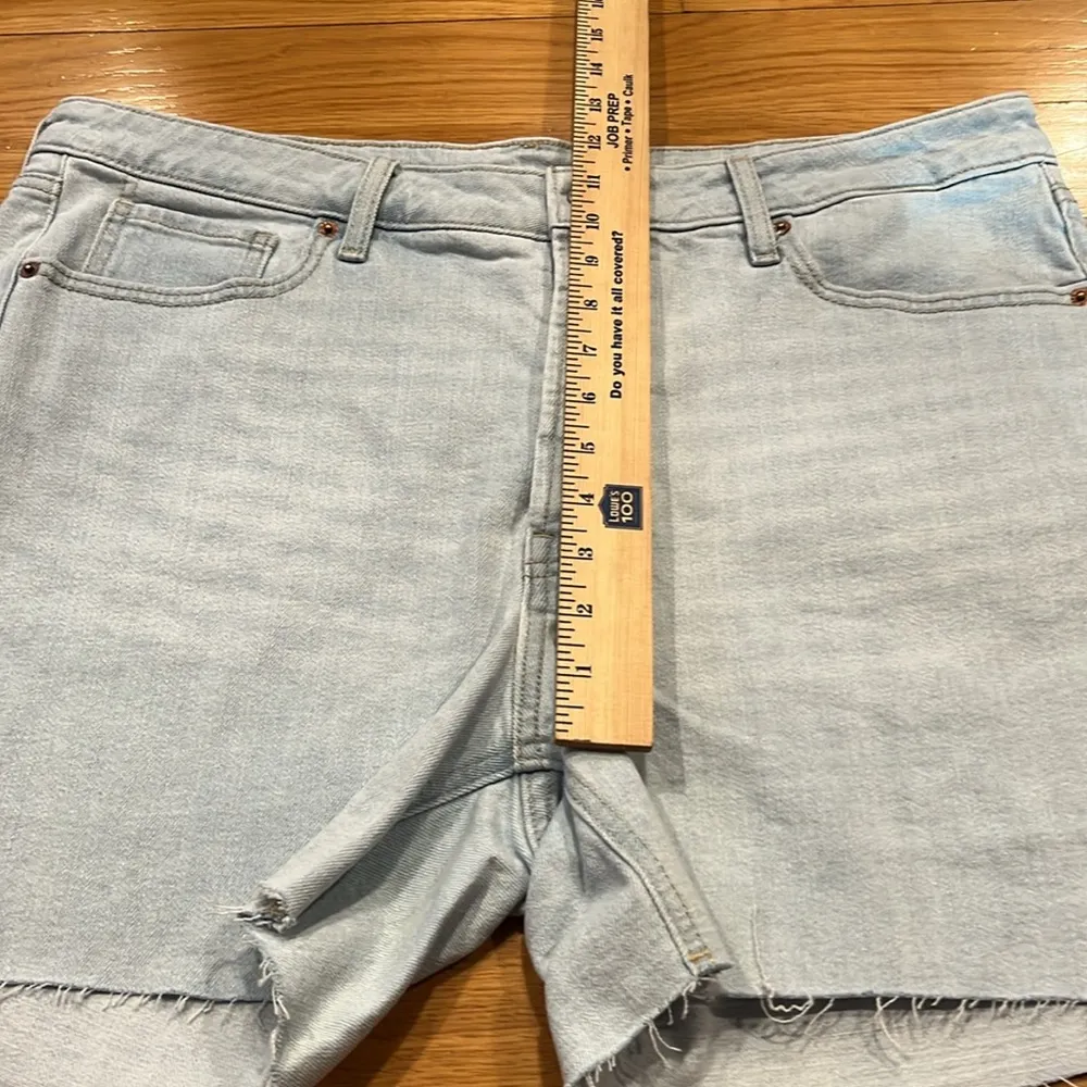 NWOT Old Navy button fly high-rise O.G straight Jean shorts size 16 . - Image 3
