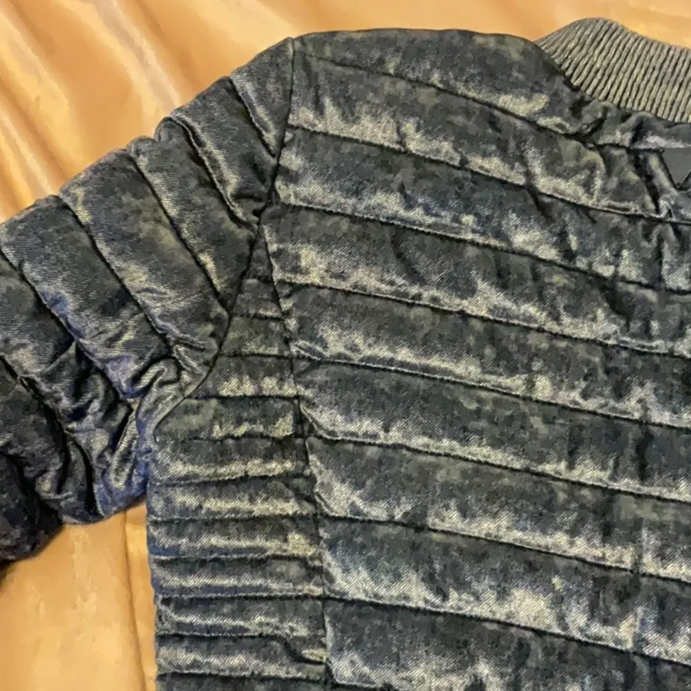 Guess Water Resistant /Wind Proof ” Blue Size small - Image 12