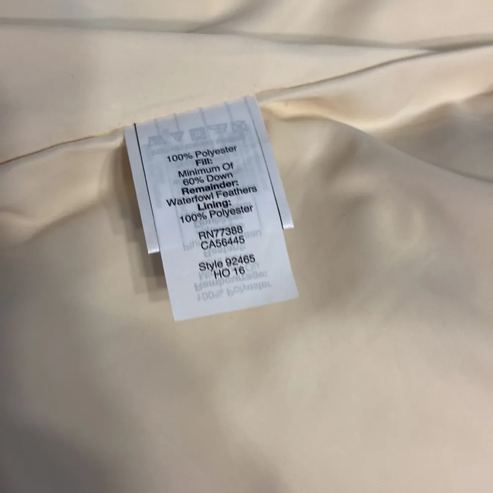 J.Crew Puffer Vest size S BNWOT length 25” bust 36” color cream - Image 7