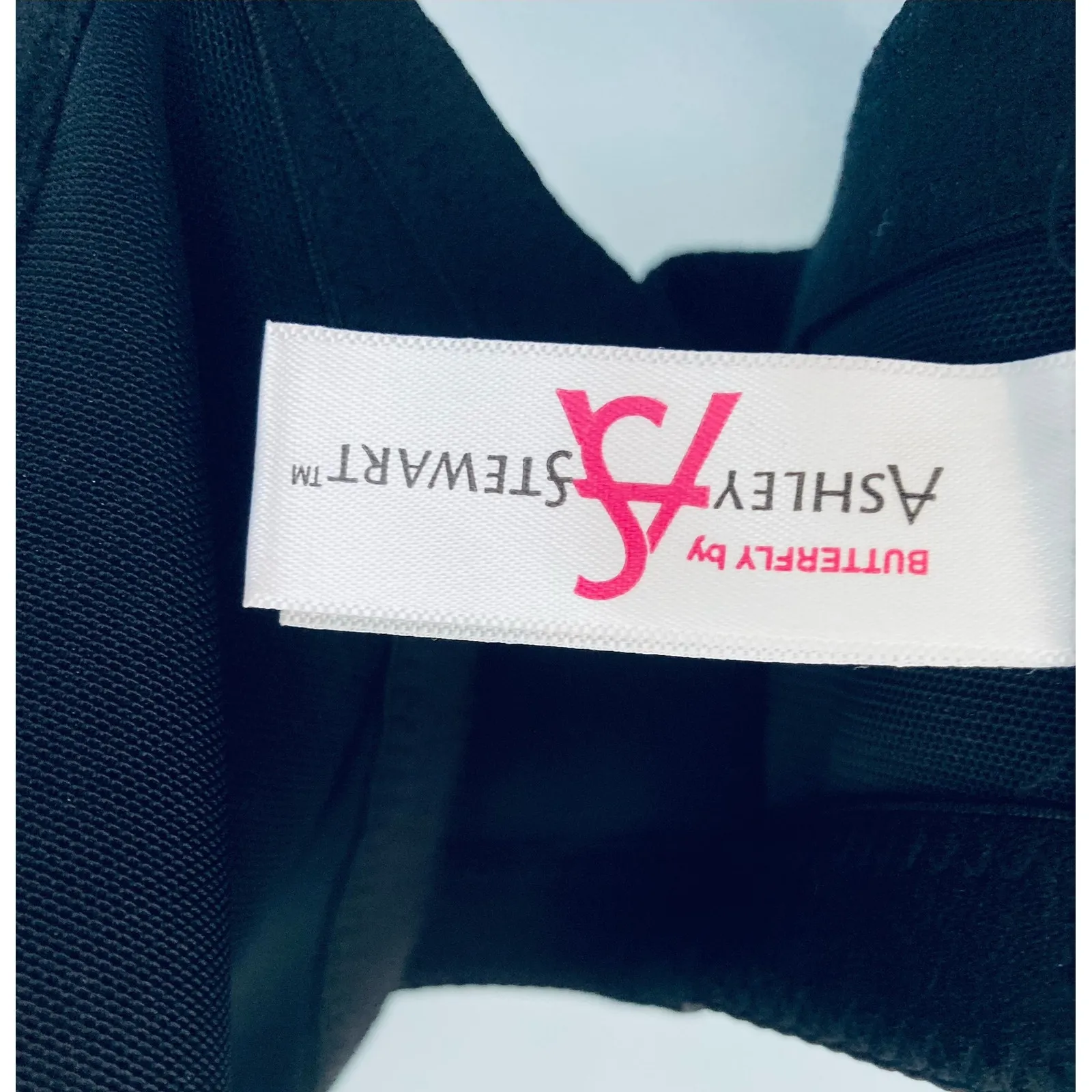 Ashley Stewart Smoothing Plunge Butterfly Bra Black 44H - Image 11