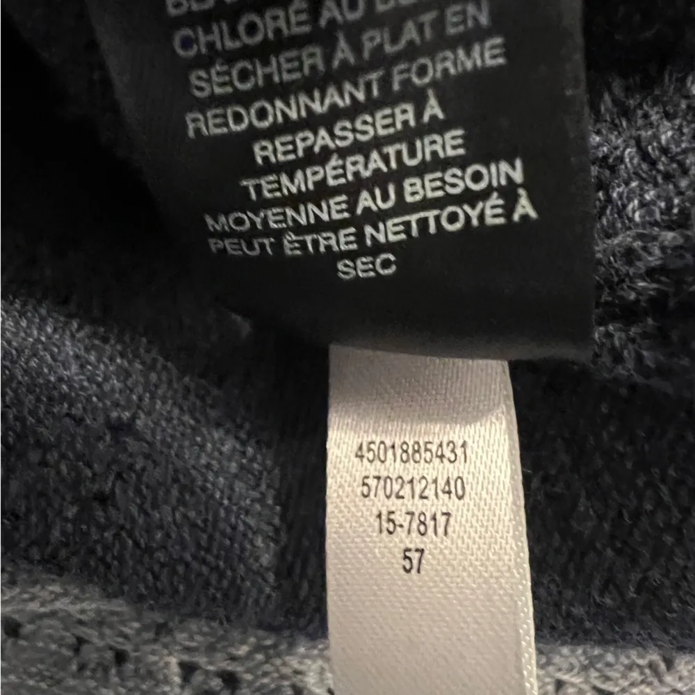 White House Black Market ombré Blue Gradient Ruana Shawl Wrap EUC size S/XS - Image 9