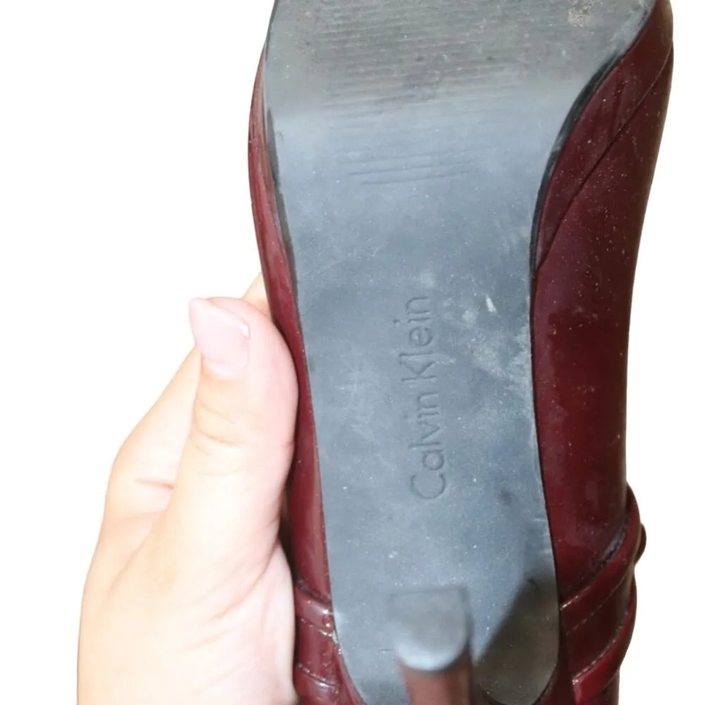 Calvin Klein Merlot Patent Leather Jocey Heels Sz 6M - Image 9