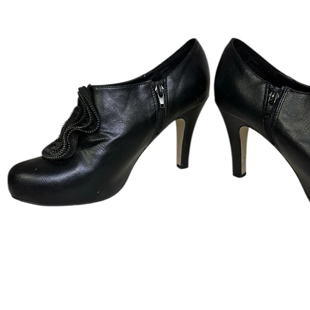 Madden Girl Black Leather Rokker Ruffled Zipper Bootie 4 Inch Heels Womens 11 - Image 7