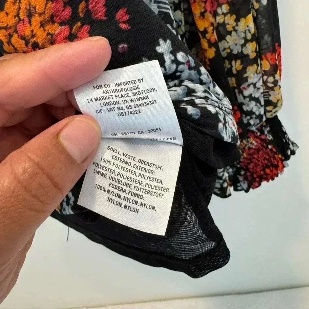 Anthropologie Akemi + Kin Adria Smocked top Floral Blouse sise XS - Image 11