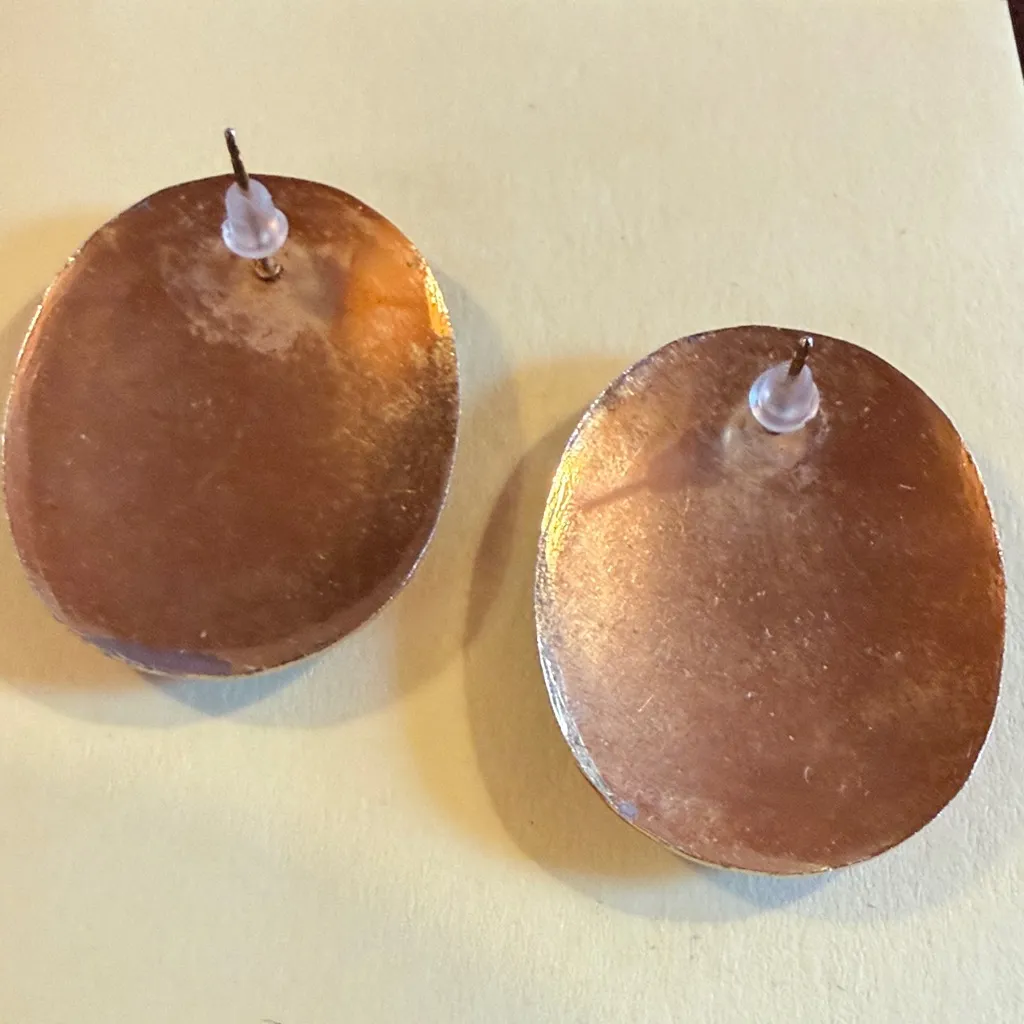 American Vintage Brown Red Swirl Oval Pierced Statement Earrings - Image 3