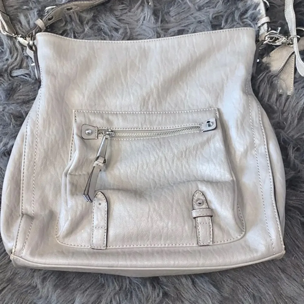 Jessica Simpson grey bow faux leather handbag - Image 4