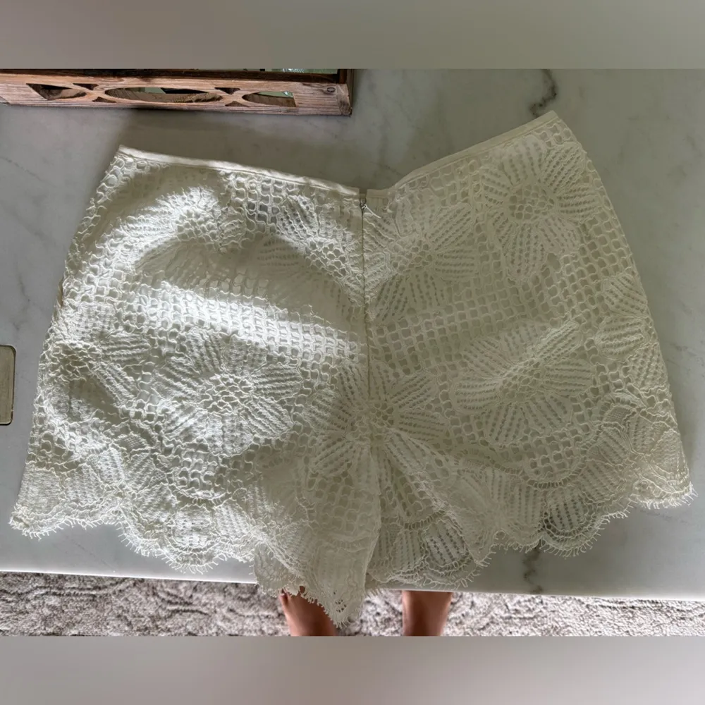 sz 4 crochet short - Image 2