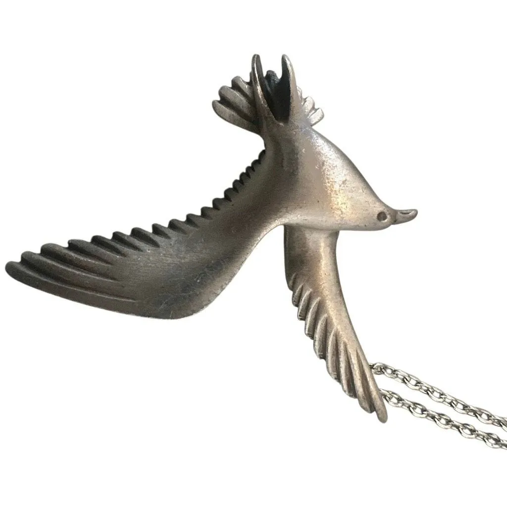 Vintage Pewter Flying Bird pendant Necklace Silver - Image 2