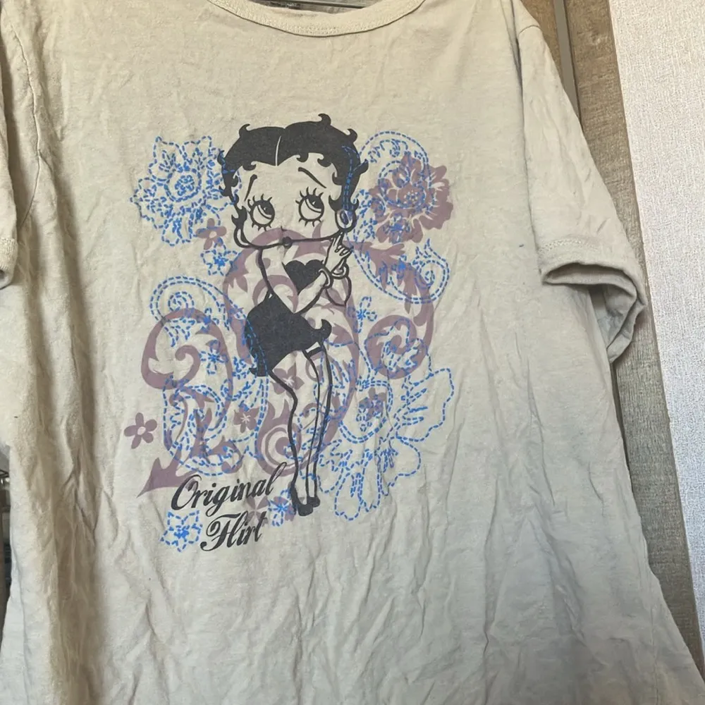 Beige Graphic T - Image 2