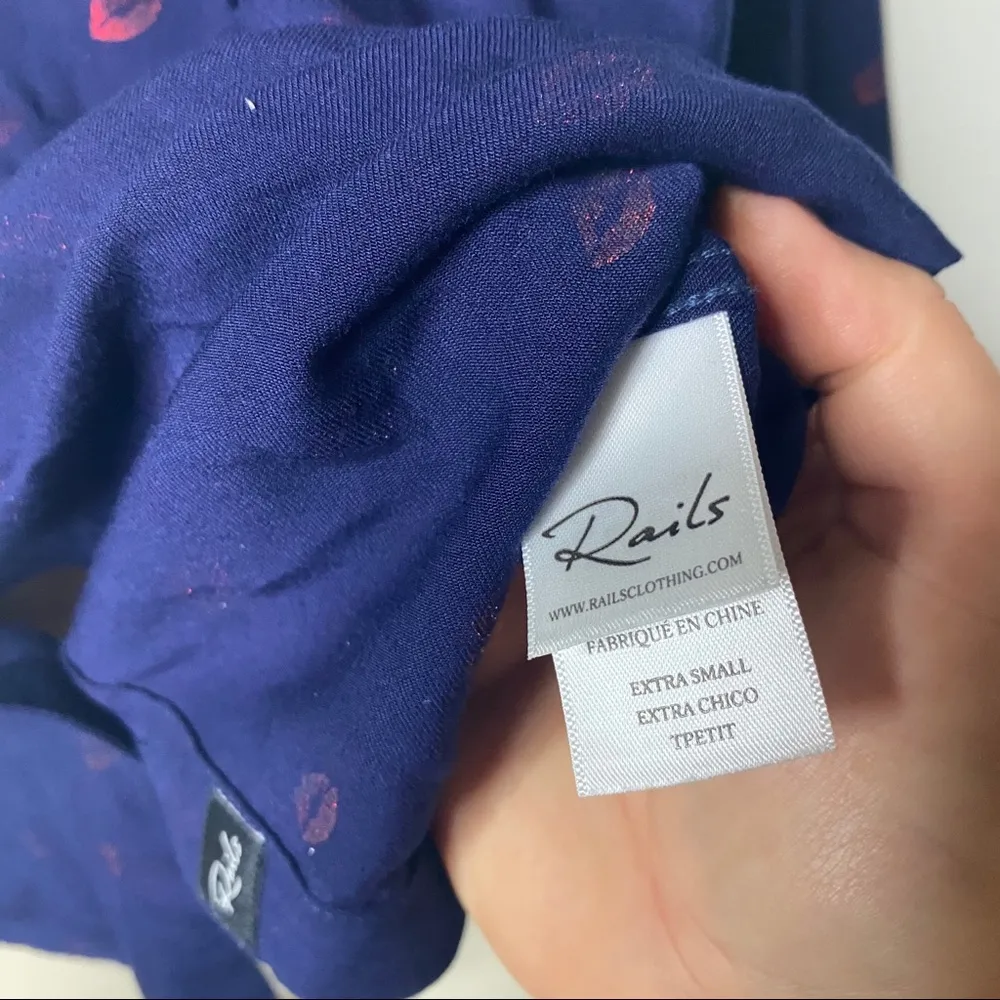 Rails navy "Rocsi" button down shirt Kiss Me metallic red lips print XS - Image 8