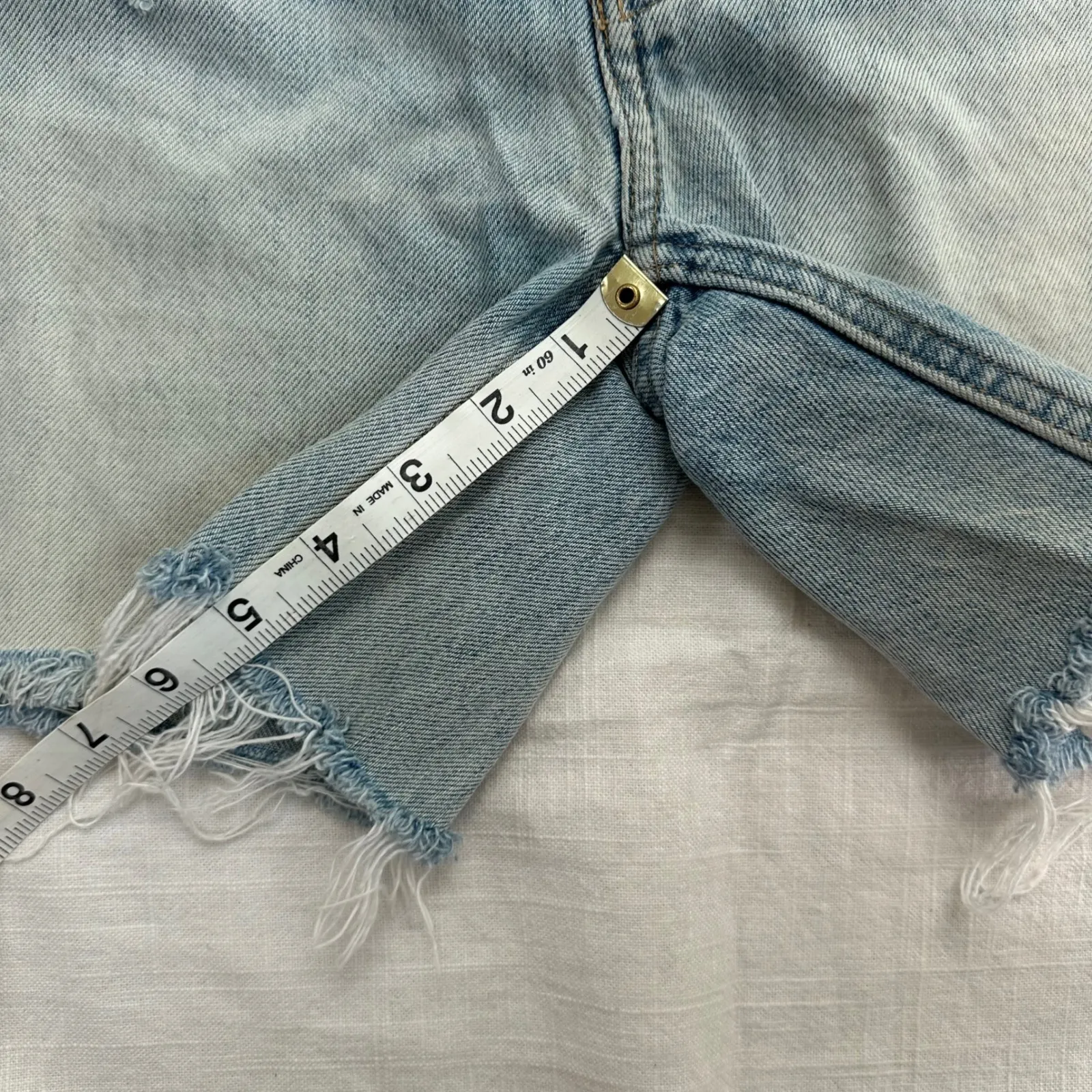 Everlane Cheeky Denim Shorts Long Distressed Raw Hem Light Wash‎ Size 23 - Image 9