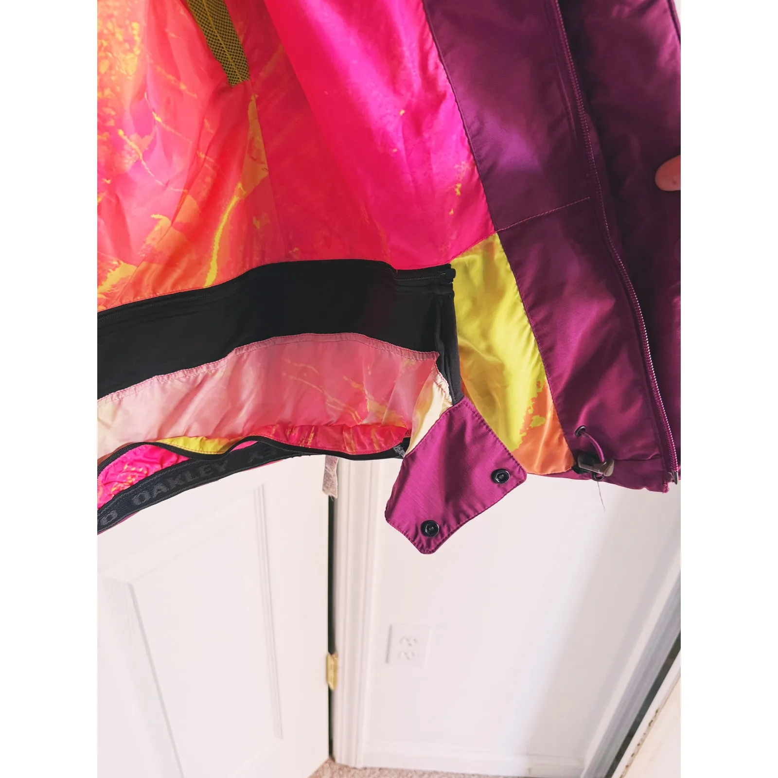 Oakley  Full Zip Snowboarding Parka Fur Hood Ski Coat Medium Pink - Image 12