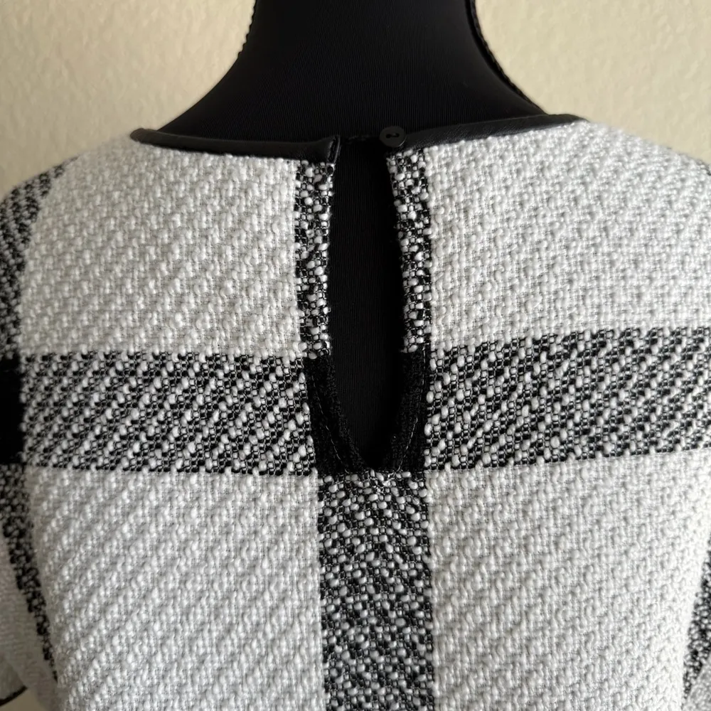 Ann Taylor Career Black White Plaid Tweed Textured Short Sleeve Blouse Small - Image 5