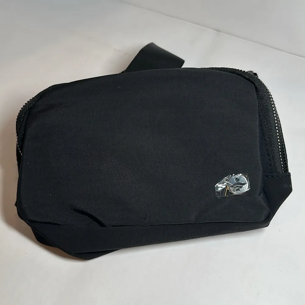 Halara  Adjustable Belt Bag - Image 2