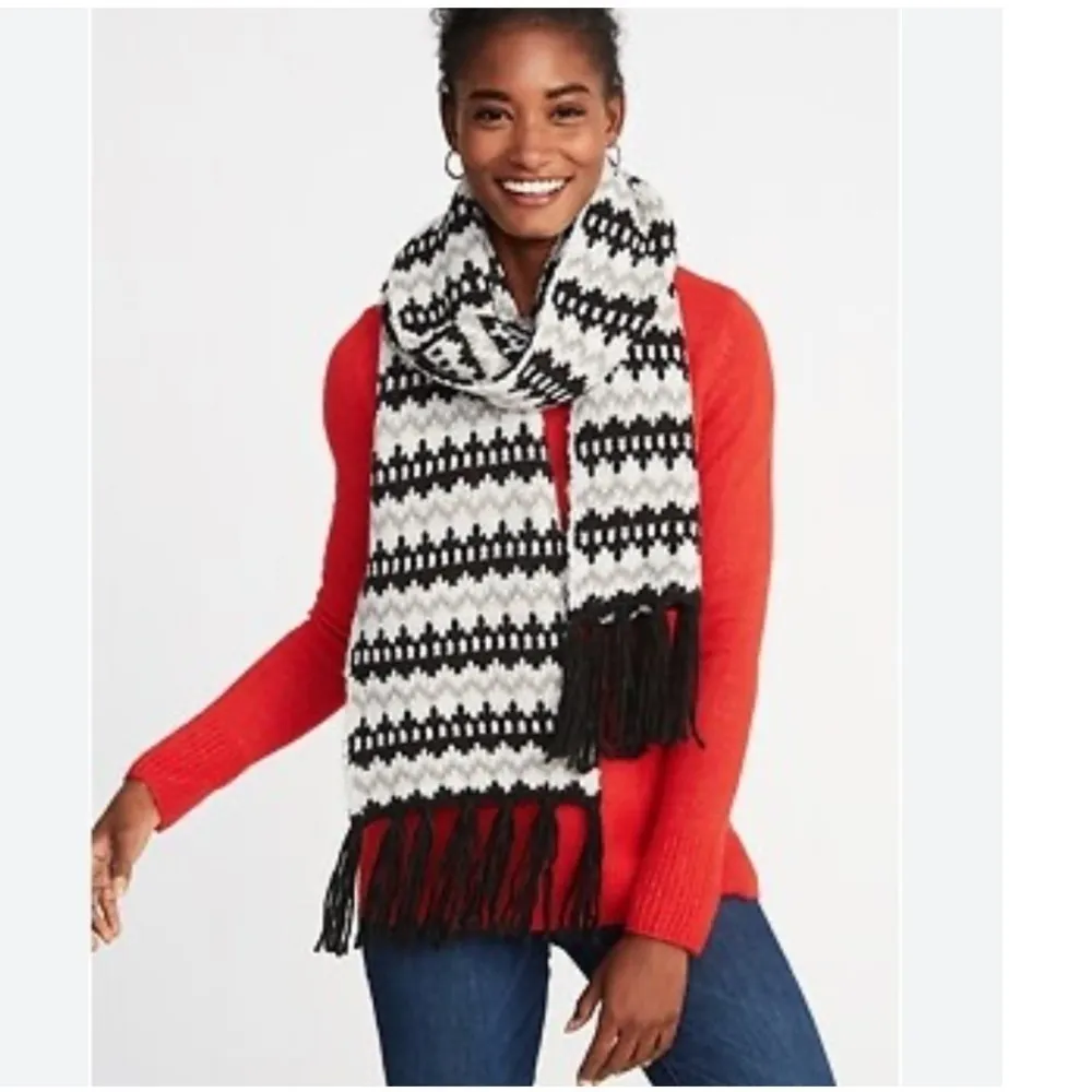NEW Old Navy Fringed Sweater Knit Scarf Black White Chunky Tassel & Gloves - Image 7