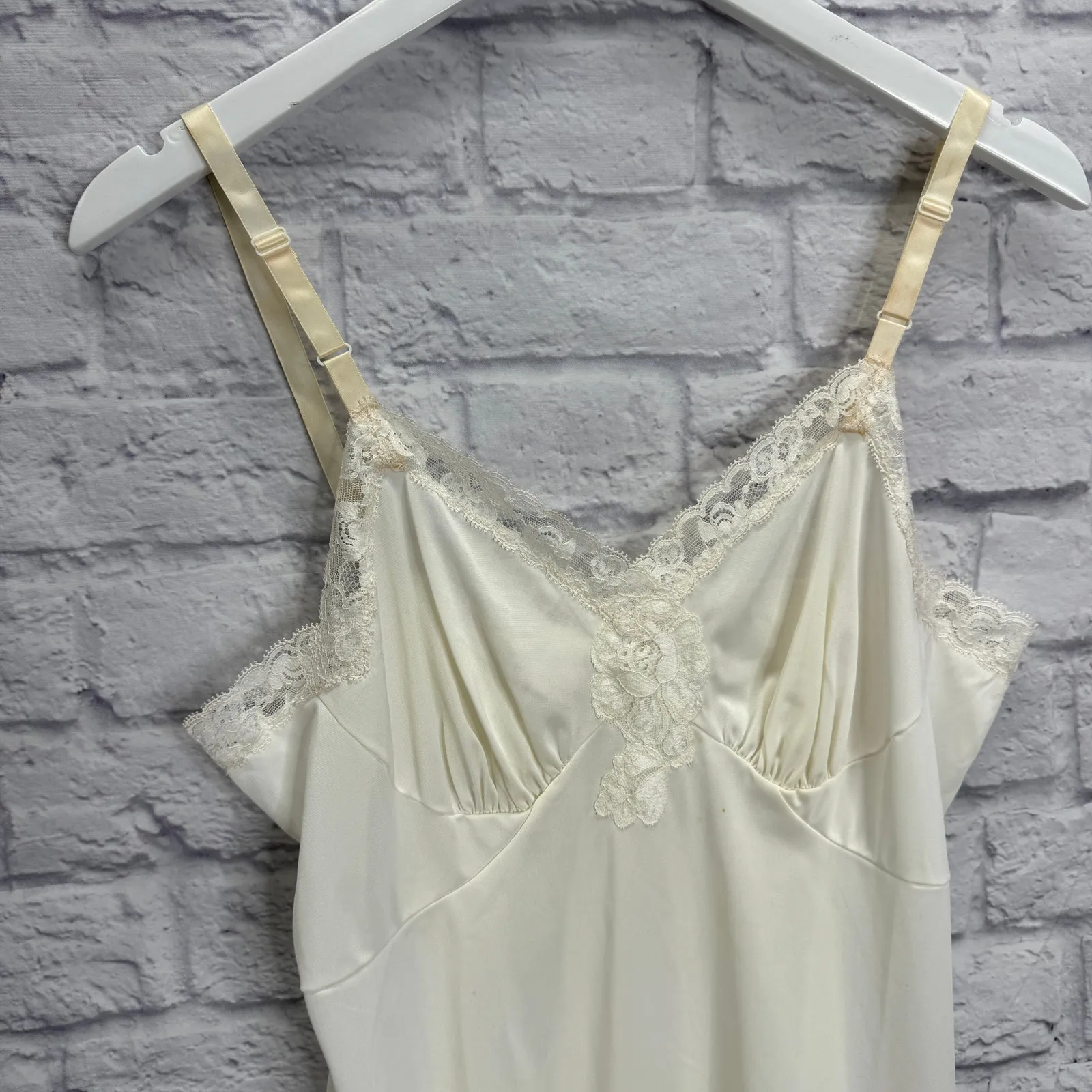Vintage Shadowline Nylon Full Slip Winter White Size 36 (M) Lace Detail with Tag Size M - Image 3
