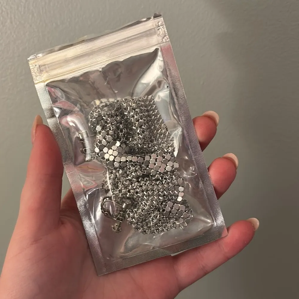 Fun silver earrings - Image 5