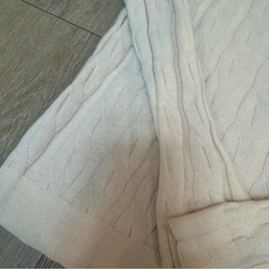Cashmere Cream Cable Knit V - Image 6