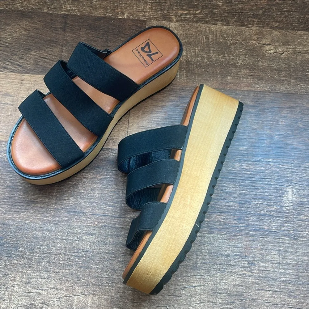 Women's Black Strappy Platform Faux Leather Sandals - Image 2