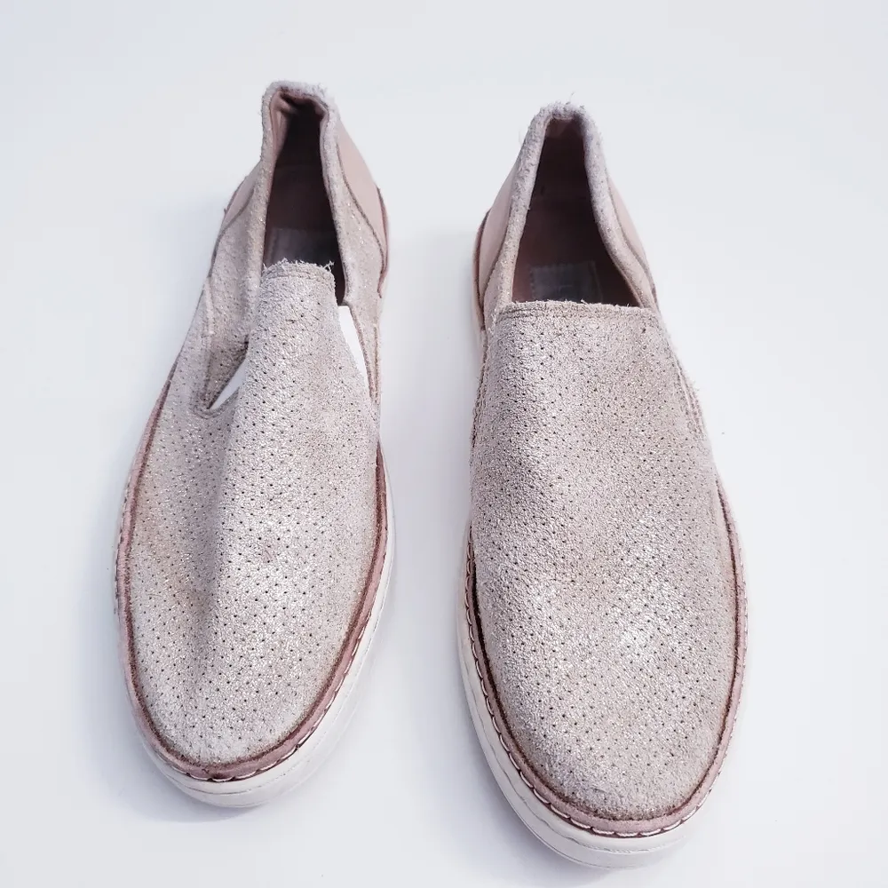 UGG Womens Adley Perf Suede Flats - Image 2