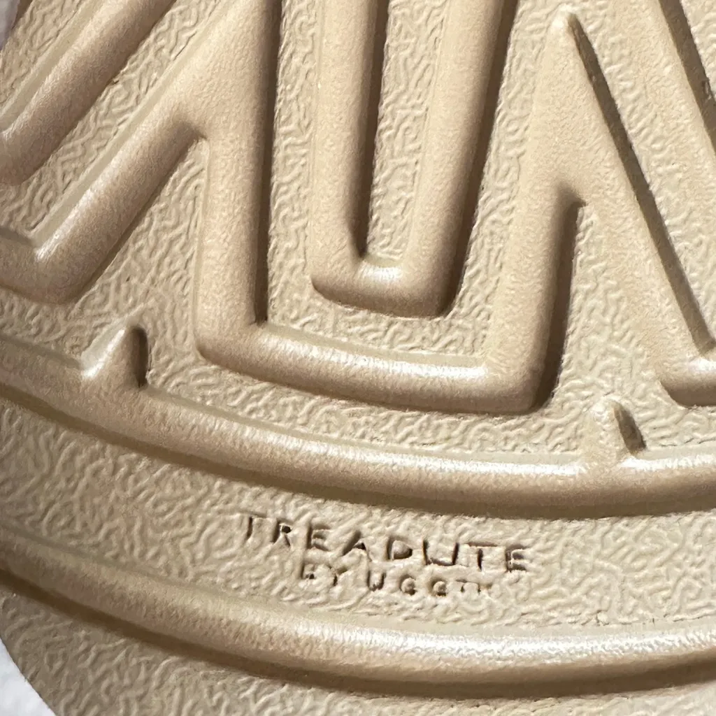 UGG-Bailey Bow Crushed Velvet Boots Wild Grape Sz 9 - Image 6