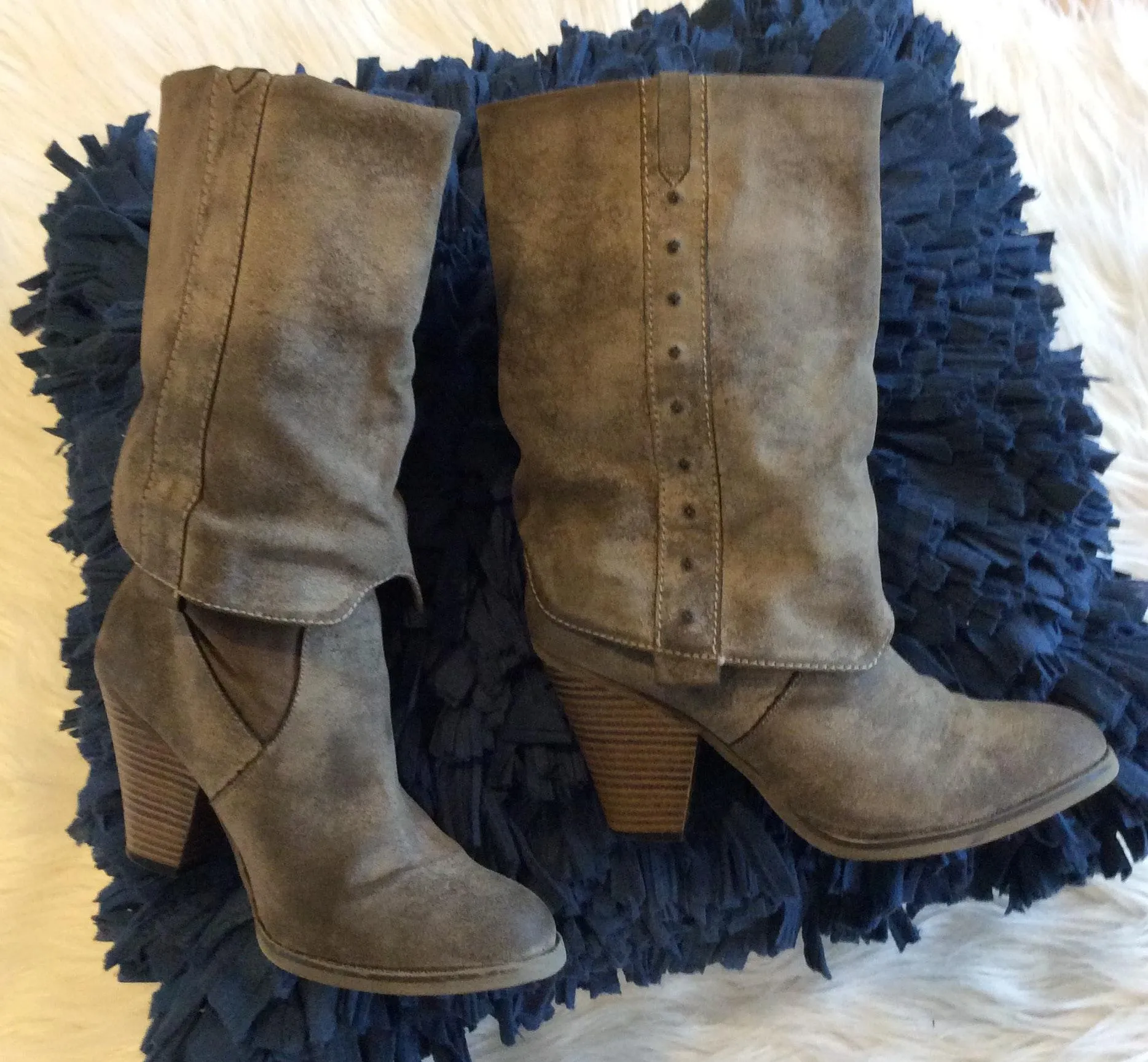 Boutique  Heeled Boots Womens 6 - Image 3