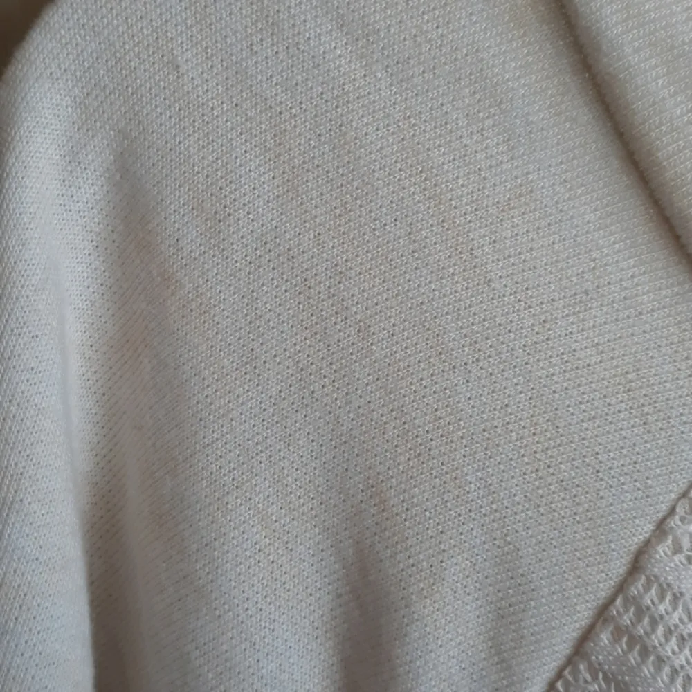 Madison and Berkeley Lace front sweatshirt - Image 3