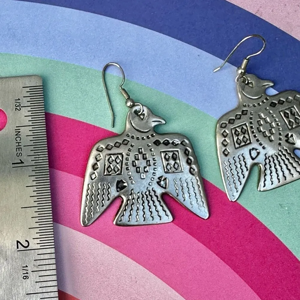 Silver tone Etched Eagle Earrings - Image 4