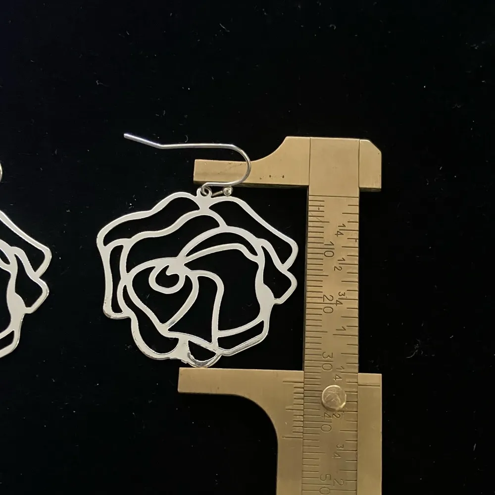 Openwork Rose Flower Dangle Hook Earrings Silver - Image 4