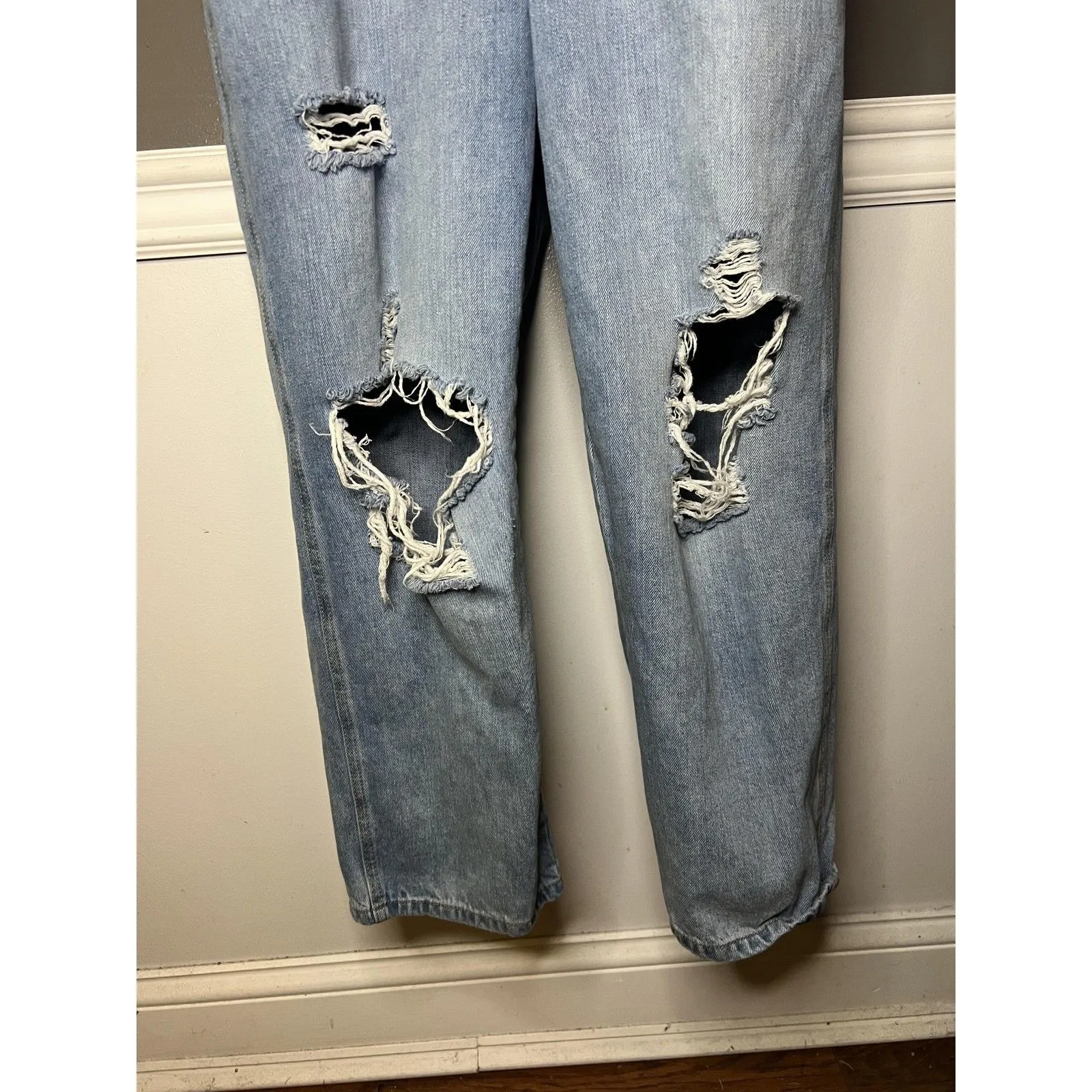 Wild Fable Overalls Womens Large Light Wash Denim Bib Distressed Ripped Jeans - Image 4