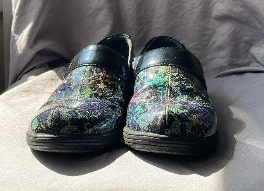 Work Wonders by Dansko Clogs - Image 2