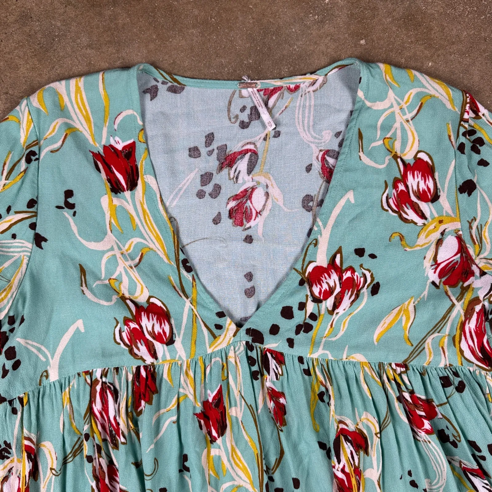 Free People Bella Babydoll Tunic Top Womens XS‎ Teal Floral V-Neck Boho Blouse - Image 2