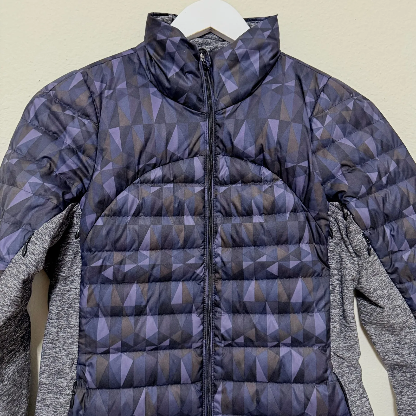 Lululemon  Fluff Off Jacket Goose Down Puffer Pullover Purple Patterned Size 6 - Image 3