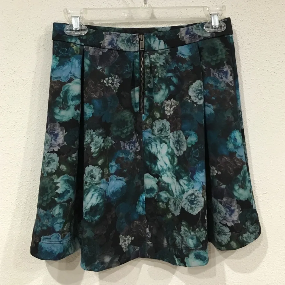 Express Floral Scuba Full Skirt Size Small EUC - Image 3