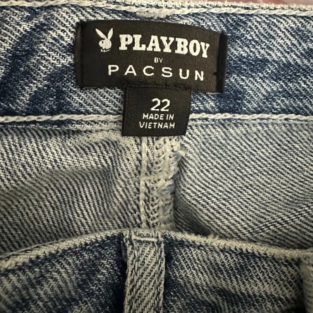 PLAYBOY BY PACSUN Limited Edition White Bunny Jean Denim Shorts Blue Size XS - Image 4