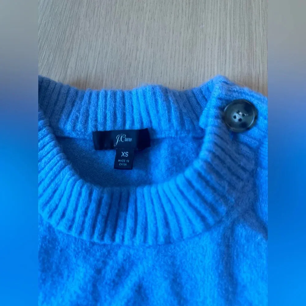 J. Crew Button-detail Crewneck Sweater in Supersoft Yarn Size  XS In Blue 1515 - Image 8