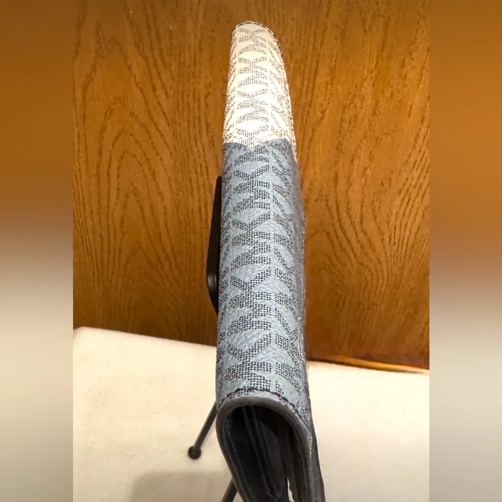 Michael Kors MICHAEL  Jet Set Double Zip wallet Navy Multi Adele Color-Block Logo - Image 4