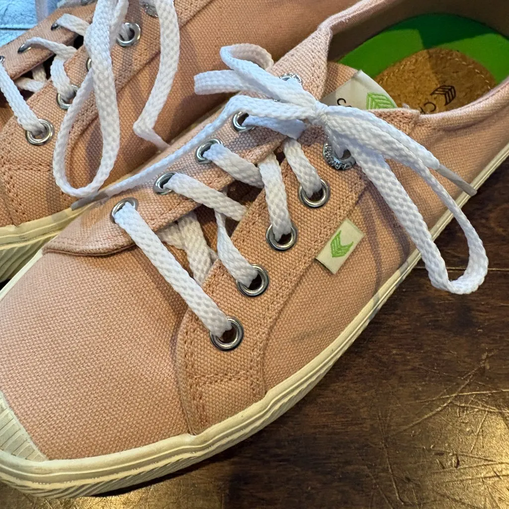 Cariuma OCA Low canvas sneakers rose pink Size 6.5 - Image 2