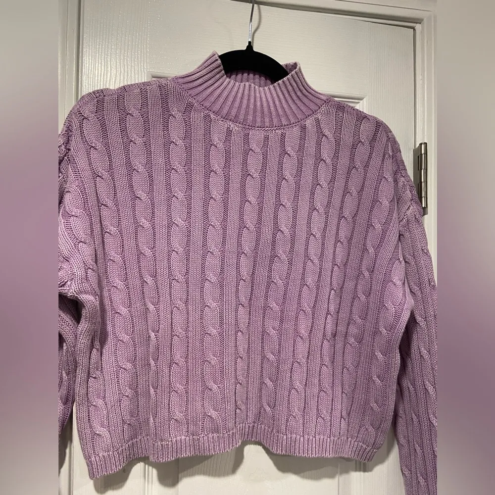NWT No Comment Size L Purple Lilac Cotton Cable Knit Mock Neck Cropped Sweater - Image 3