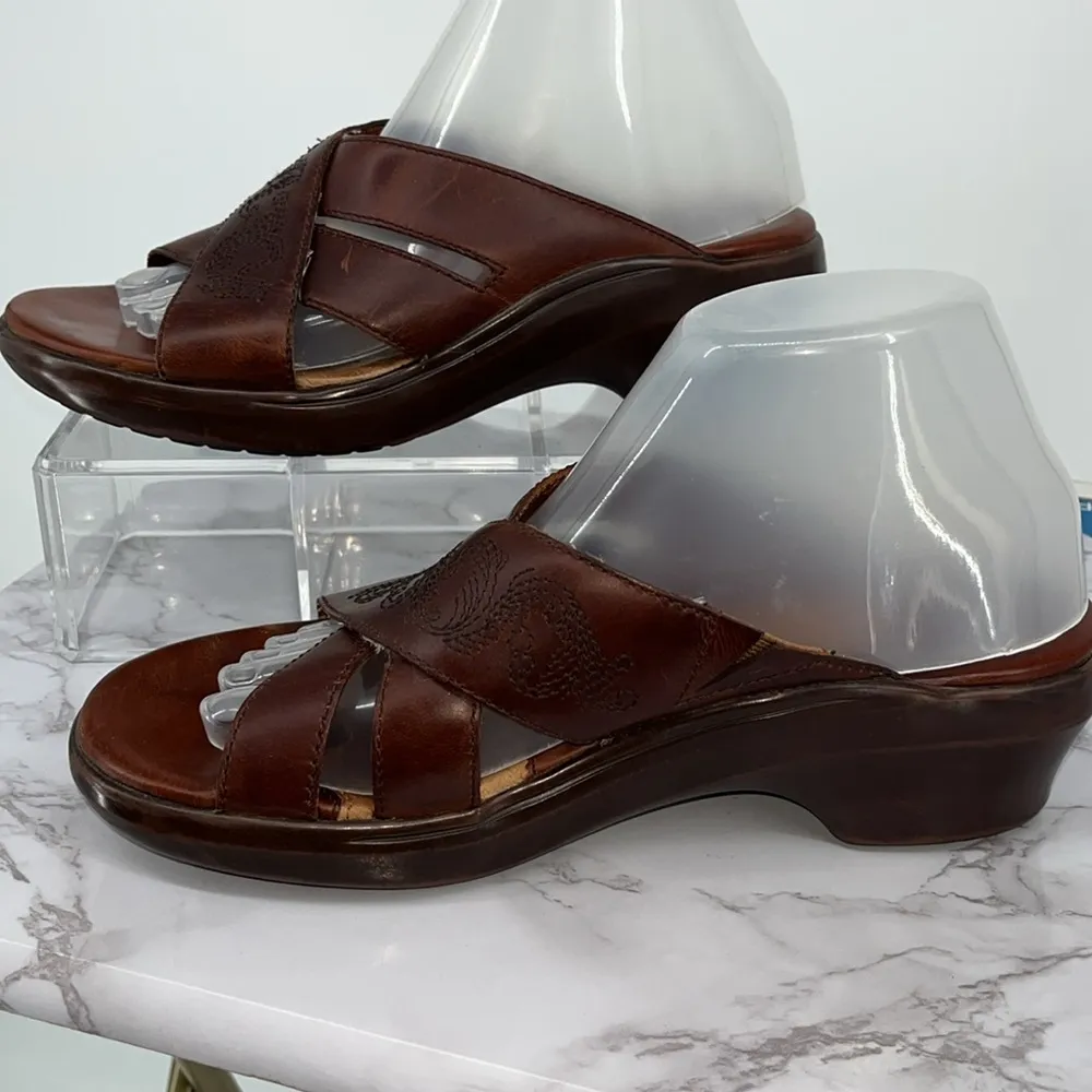 ARIAT‎ Brown Leather Crossover Sandals Open Toe Style 96722 Size 8B Classic - Image 2
