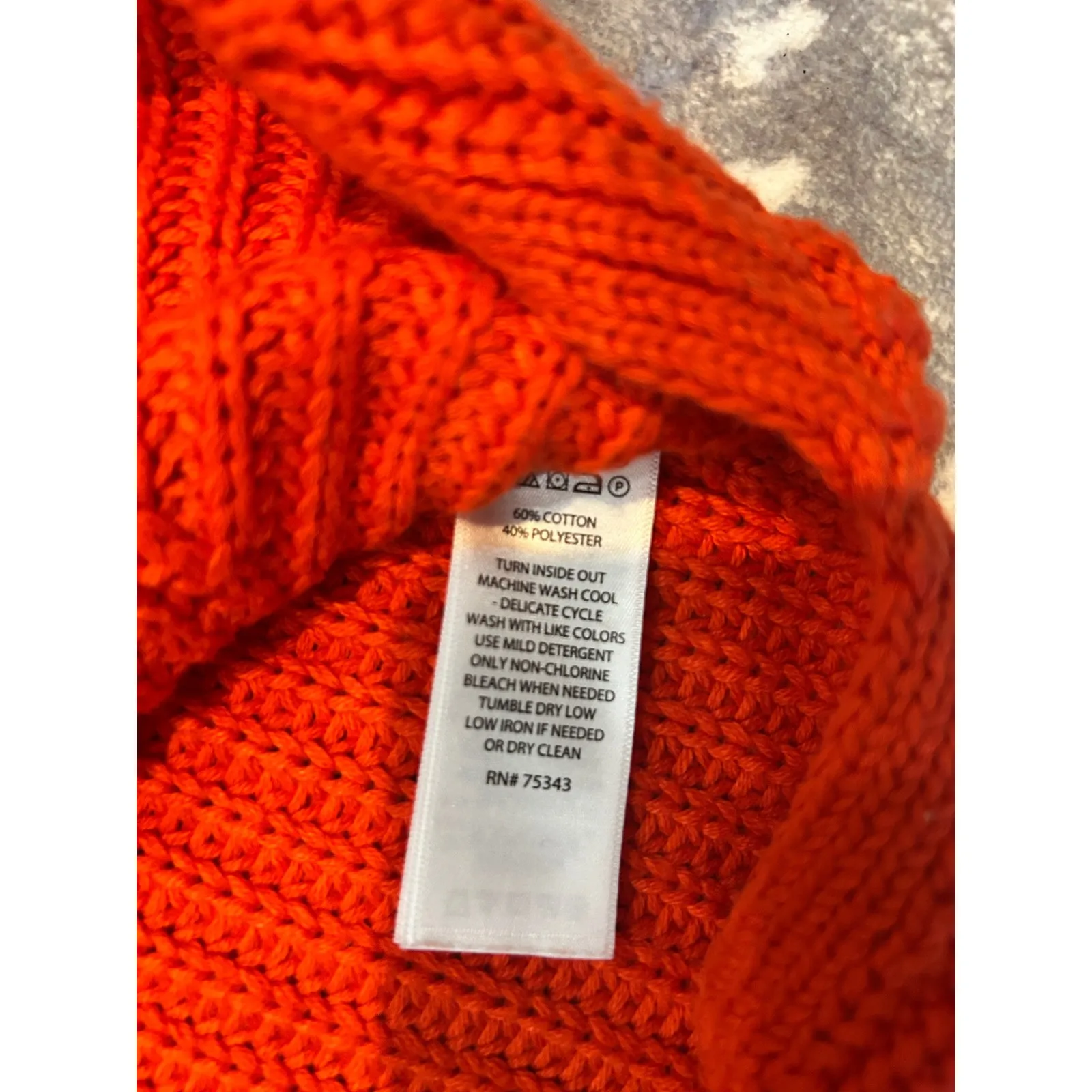 Red Long Sleeve Ribbed Lace - Image 7