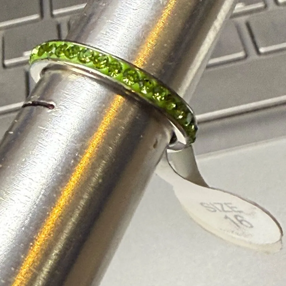 Fashion Ring Green Rhinestone Infinity Band Approximate Size 5.5 Stainless Steel - Image 7