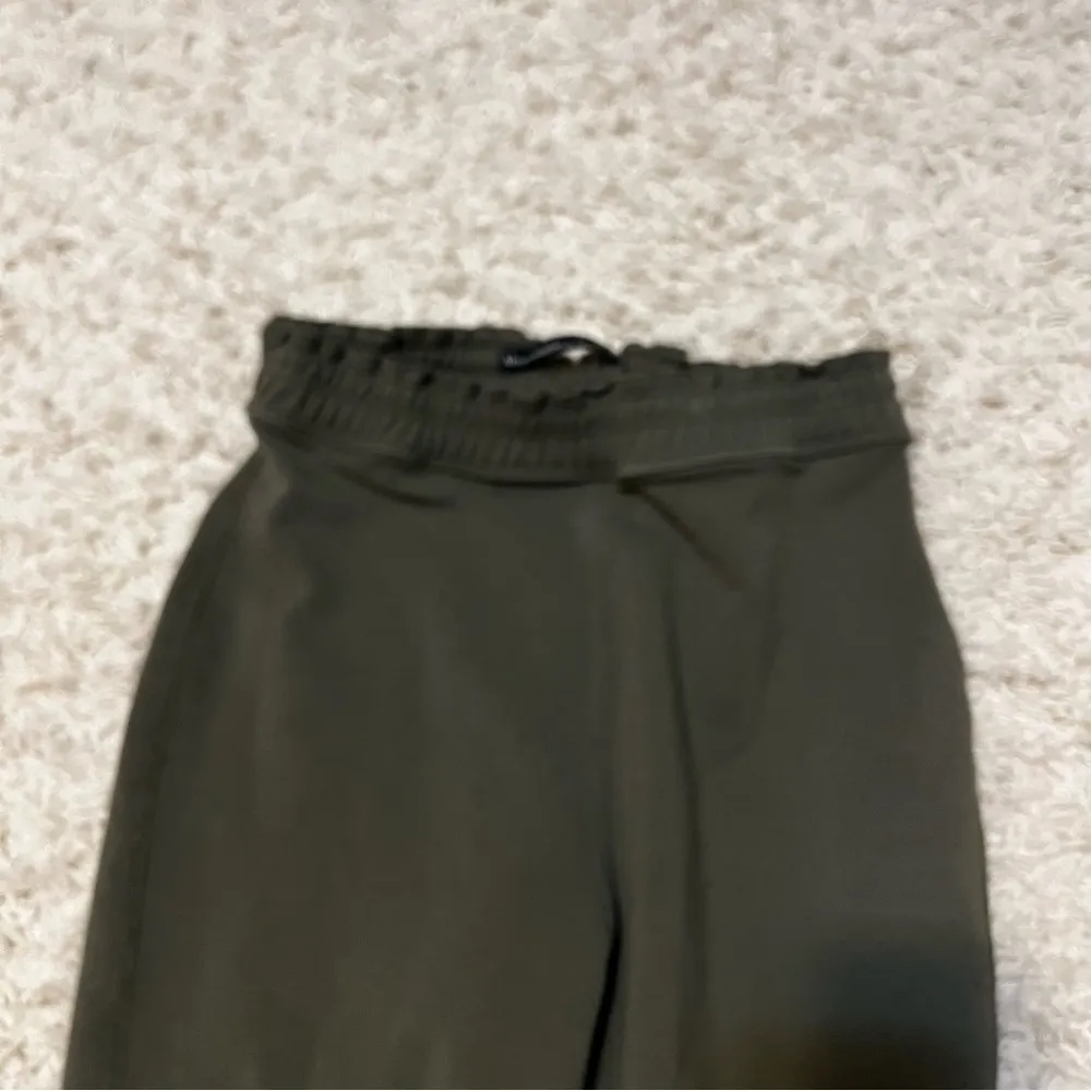 Abercrombie and Fitch Army Green Full Length Leggings size XS - Image 2