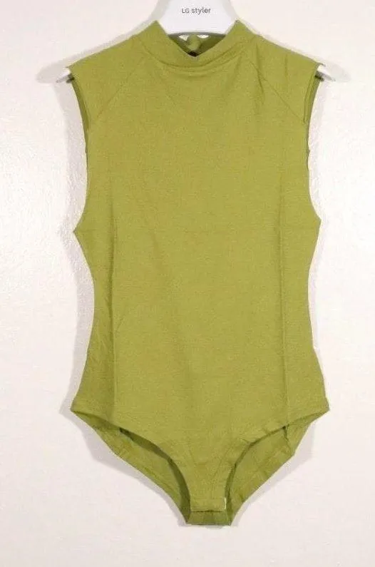 NWT  Bodysuit Size Medium - Image 3