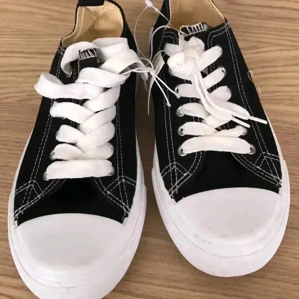 🆕Casual Cool Classic Black & White Cool Canvas Low Top Tennis Shoes 8🆕 - Image 4