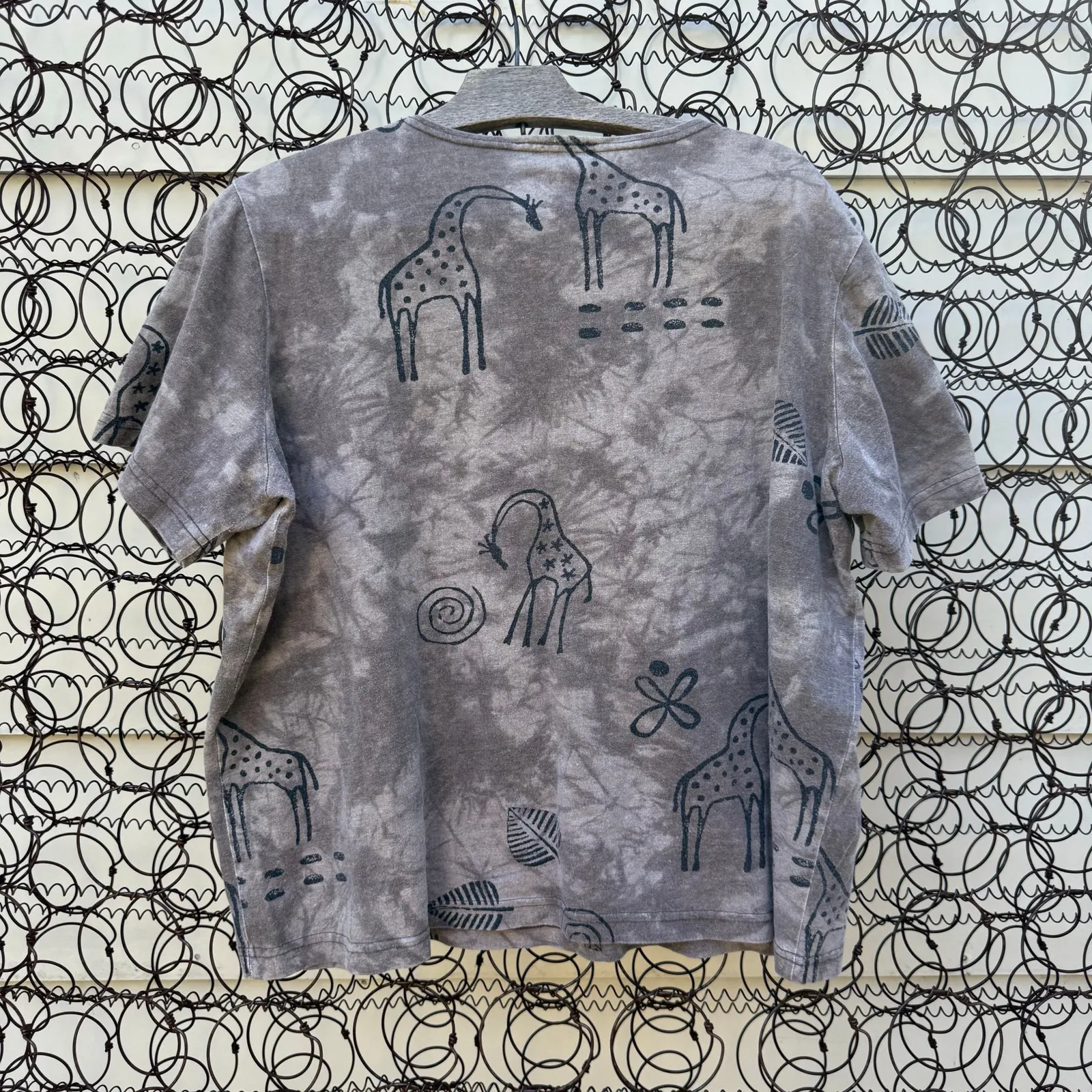 Vintage 90s Tribal Animal Art Giraffe Zoo Short Sleeve T - Image 2